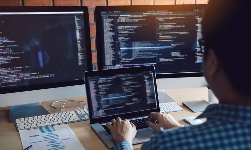 数据科学选型：R与Python如何赋能冷水滩区网站建设？